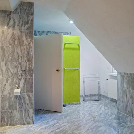 Modern In With Sauna ווינטרברג