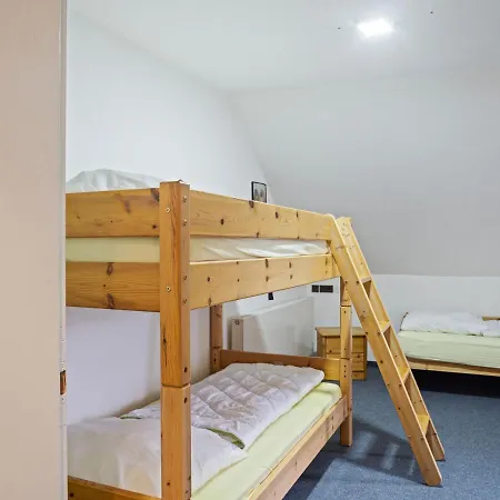 בית נופש Modern In With Sauna *